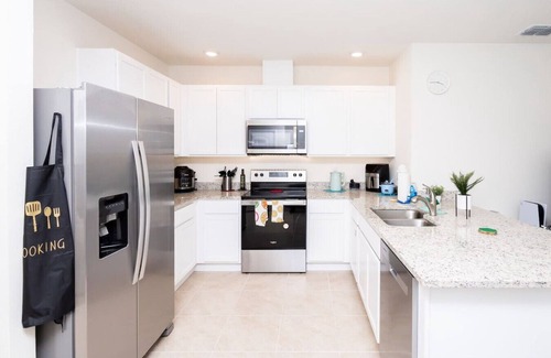 Ocoee House | Ideal 3-Bedroom Home Near Disney with Pool and WiFi