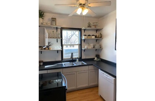 Fairfax House | Ideal Retreat for Fishing, Hunting, and Family Getaways