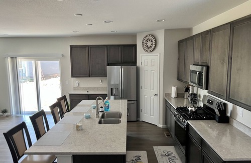 Dupont House | Brand New Fully Furnished House with Spa and Hot Tub