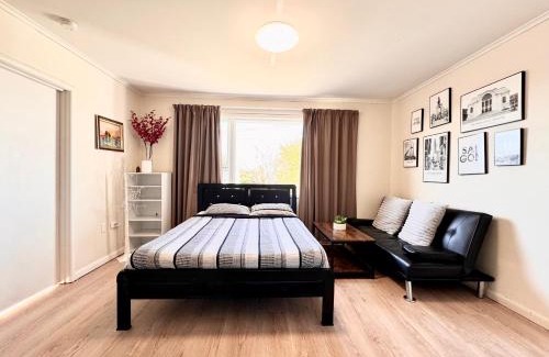 Mount Wellington House | Inviting Entire House in Mt Wellington, Central Auckland
