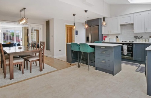 London Borough of Bromley House | Entire House - Large 3 Bedroom House with Garden - Orpington