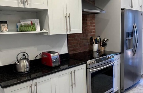 Norwalk House | Tranquil Nature Getaway Near Rowayton Train Station