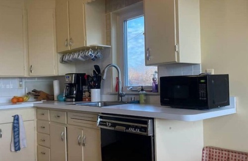 Algonac House | Delightful Home on Beautiful St. Clair River with Spa