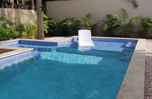 Willemstad Villa | Private House with Pool & Parking in a Prime Neighborhood