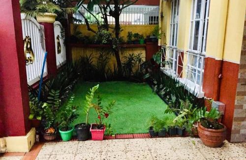 Bacoor City House | Family-Friendly 4-Room House near SM Molino & Vermosa Ayala