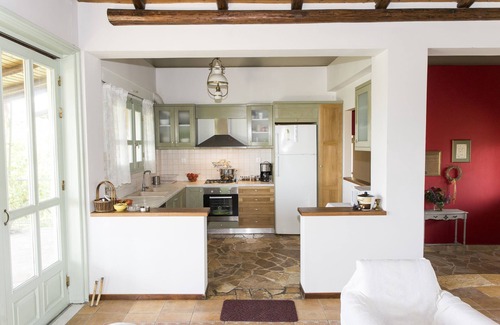 Krestena House | Scenic Retreat with Ocean View Near Olympia - Pet Friendly