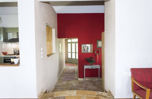 Krestena House | Scenic Retreat with Ocean View Near Olympia - Pet Friendly