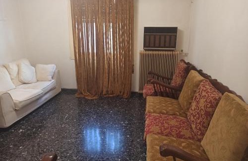 Keratsinion House | Family Retreat Near Piraeus Port with Pool and Yard