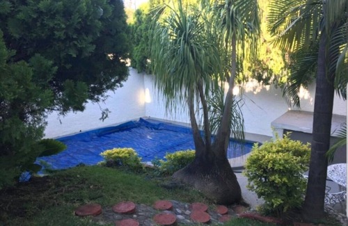 Cuernavaca House | Private Pool Retreat Near Wedding Venue with Breakfast