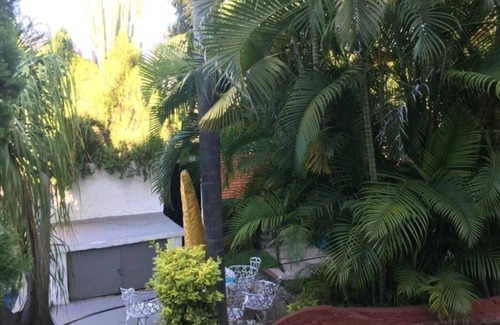 Cuernavaca House | Private Pool Retreat Near Wedding Venue with Breakfast