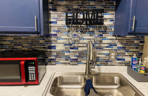 Greater Fondren Southwest Condo | Urban Oasis Retreat with Pool and Family-Friendly Amenities