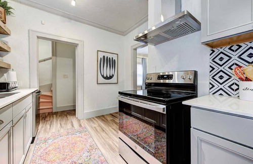 Lincoln Terrace House | Guest Rated 10/10: Entire Lincoln Lodge near Bricktown
