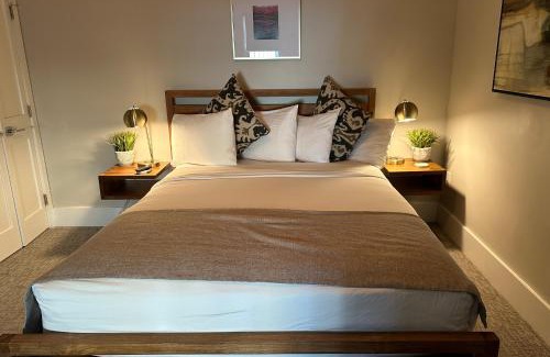 Newport House | Modern Boutique Inn with 7 Baths - Pet Friendly & Family Accommodations