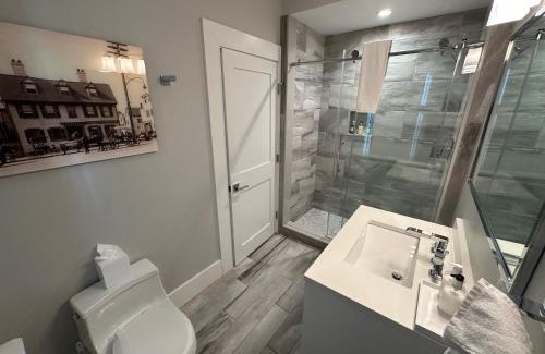 Newport House | Modern Boutique Inn with 7 Baths - Pet Friendly & Family Accommodations
