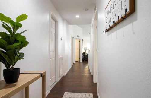 Dade City House | Modern Family Home in Dade City for Memorable Stays