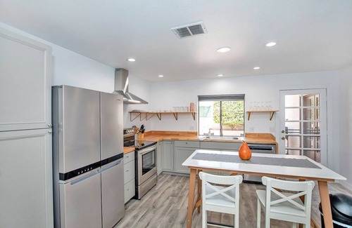 Yuma Corona Condo | Discover a Modern Condo with Spa and Pet-Friendly Comfort