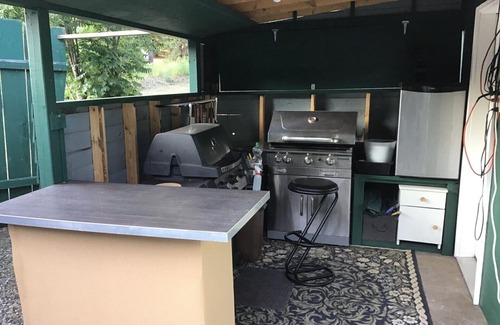 Okanagan-Similkameen House | Private Riverside Retreat - Perfect for Families & Groups