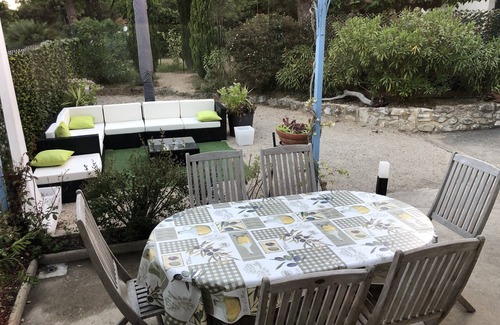 Ledenon House | Private Gîte with Pool - Rated 10/10 by Guests