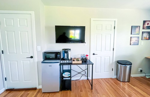 Kenmore House | Private Guest Suite with Patio - Rated 10/10 by Guests