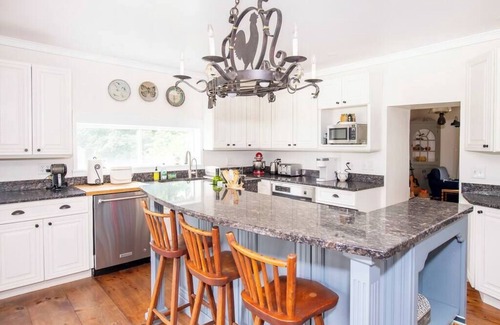 Kingston Other | Exceptional Farmhouse and Barn Apartment for Memorable Stays
