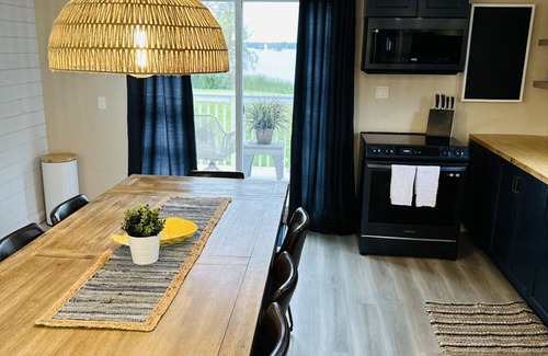 Gravenhurst Cabin | Entire Resort - Sparrow Lake