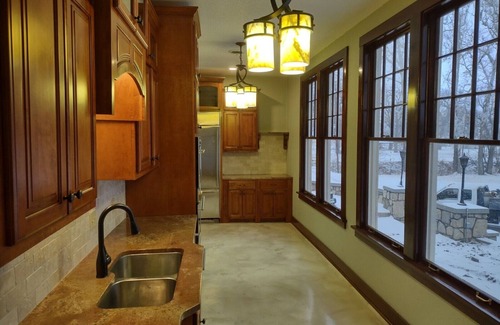 Brown County Villa | Historic 10-Bedroom Hotel on a Beautiful 62 Acre Resort