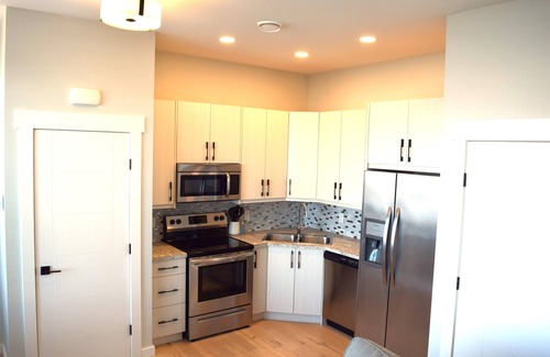 Vernon Apartment | Ideal Self-Contained Suite Near Ski Hill & Hiking Trails
