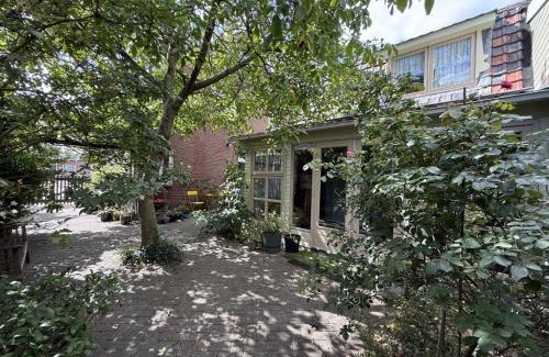 Sprang-Capelle House | Entire spacious family house with a Forest Garden