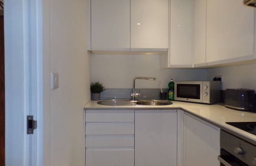 Rayners Lane Apartment | Modern Studio Apartment Steps from Wembley and Tube Access