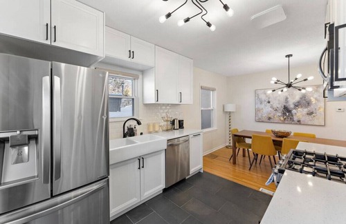 Robbinsdale House | Sunny 4BR Sunhouse with Rooftop Deck Near Downtown