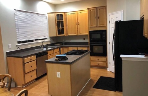 Maryland City House | Inviting Town House Near DC with Spa & Family Amenities