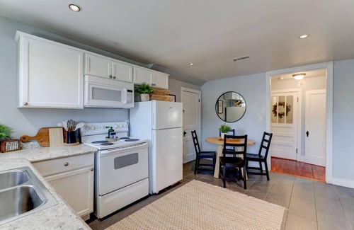 Midtown Apartment | Midtown Oasis: 1BR Unit Near Dining & Parks, Guest Rated 9.8