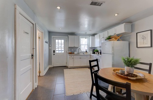 Midtown Apartment | Midtown Oasis: 1BR Unit Near Dining & Parks, Guest Rated 9.8