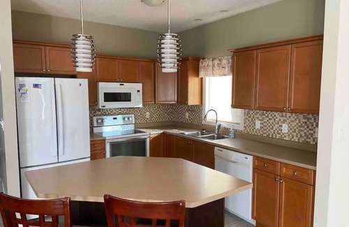 Port Elgin House | Spacious 5-Bedroom Vacation Home with Oceanfront Views