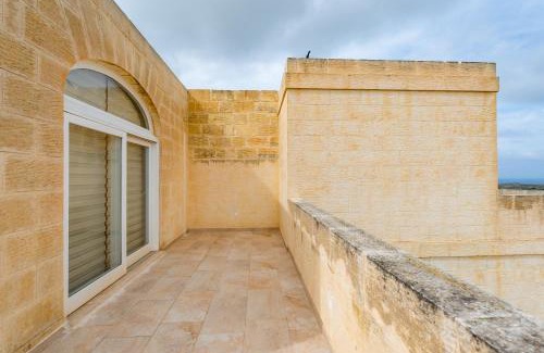 Nadur Villa | Inviting Gemini Farmhouse Villa with Oceanfront Pool