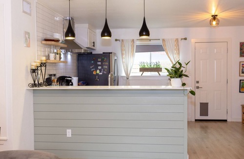 Wooten Condo | Cozy Condo Retreat in North Central Austin with Spa & Breakfast