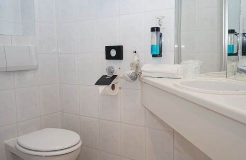 Glinde Hotel | Convenient Stay at Entrée Hotel Glinde with Breakfast Included