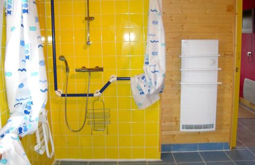 Les Moitiers-d'Allonne House | Cozy Getaway Between Dunes and Sea with Family Amenities