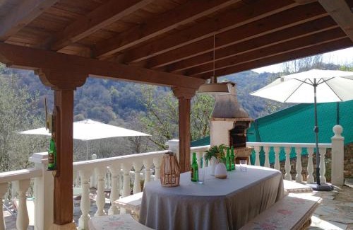 Gradatila Apartment | Exceptional Stay at Entre Horreos - Pet & Child Friendly