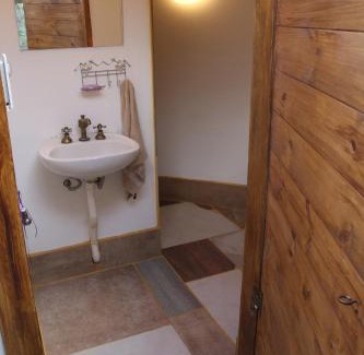 Villa Los Coihues Apartment | Relaxing Retreat at Entre Lagos y Montañas - Pet Friendly
