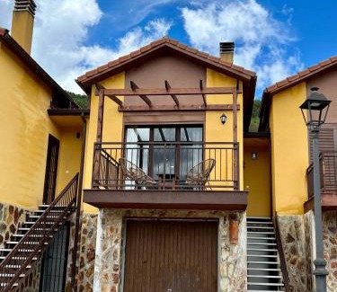 Tragacete House | Discover Entre Piñas: Pet-Friendly Retreat with Top Ratings