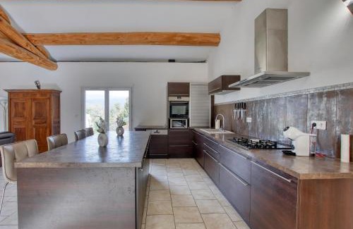 Signes House | Elegant Entre Pins et Soleil with Private Pool Oasis