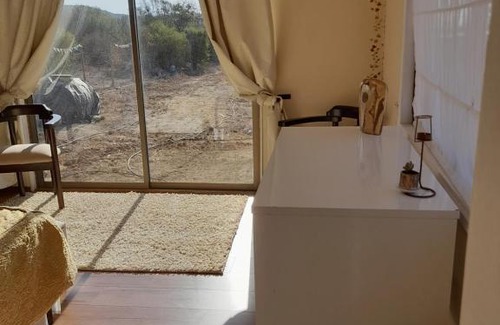 Olmue House | Pet-Friendly Retreat: Entre Tizones y Brujos Cabaña Maggie