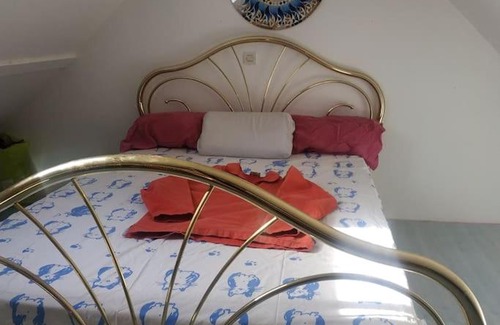 Ecuelles Apartment | Cozy Stay Between Vines and River with Family-Friendly Perks