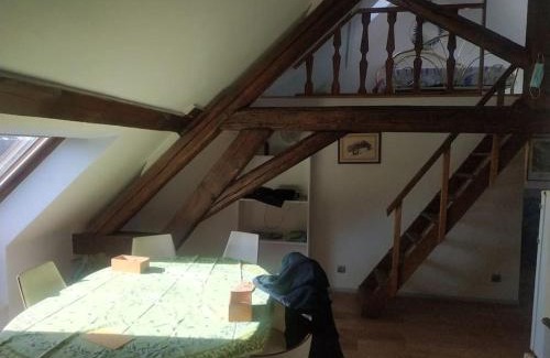 Ecuelles Apartment | Cozy Stay Between Vines and River with Family-Friendly Perks