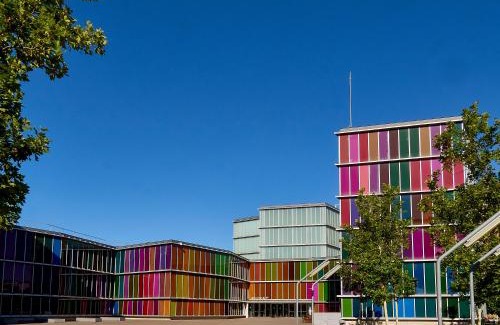 Leon Apartment | Budget-Friendly Stay at Entrevias Lodging with Free WIFI
