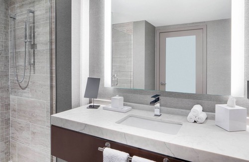 Weehawken Hotel | Discover Envue: Eco-Friendly Hotel with Top Reviews