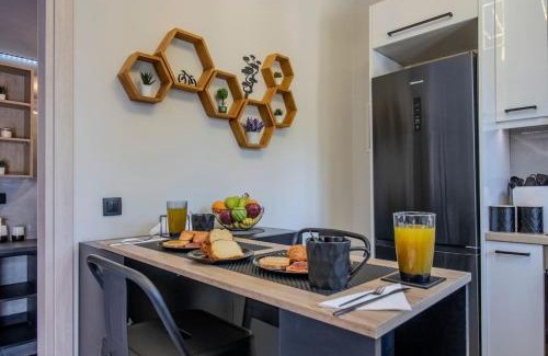 Agia Pelagia House | Elegant Envy Luxury Suite - Perfect for Families