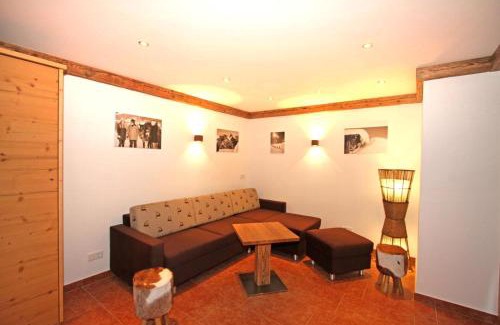 Konigsleiten Apartment | Family-Friendly Enzian Wohnung H with High Guest Ratings