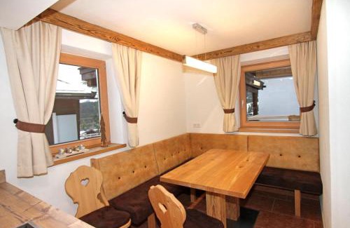 Konigsleiten Apartment | Family-Friendly Enzian Wohnung H with High Guest Ratings